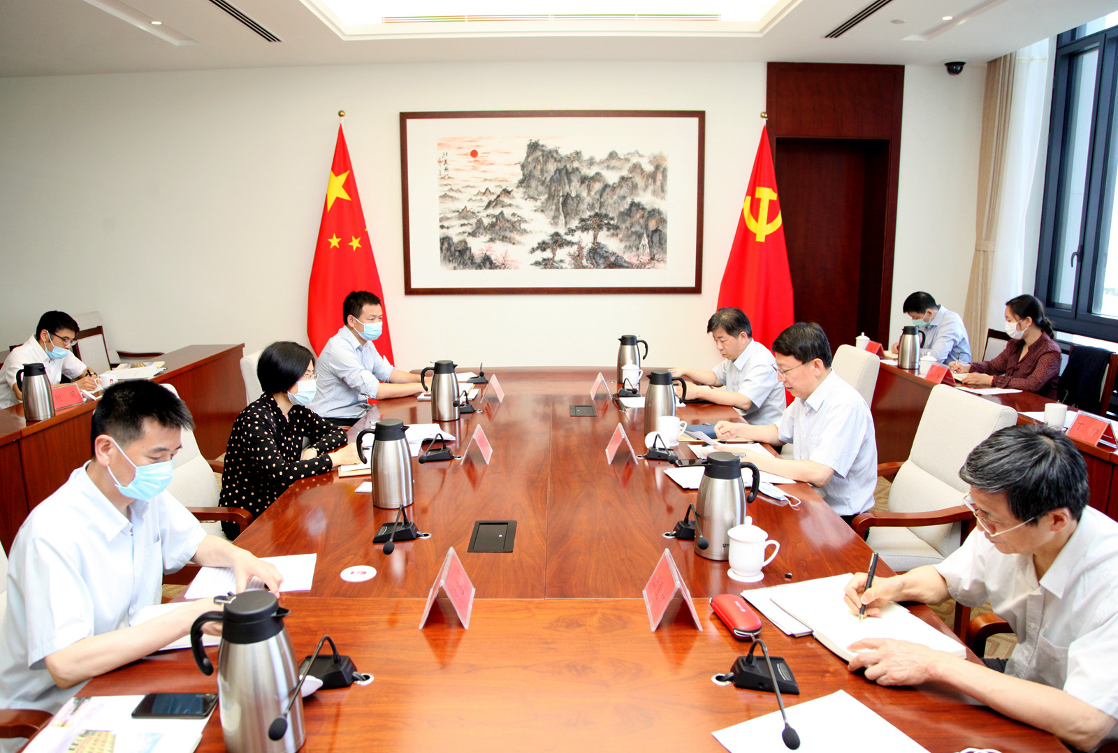 姜泽廷、张爱林带队赴北京市外办对接国际化办学工作